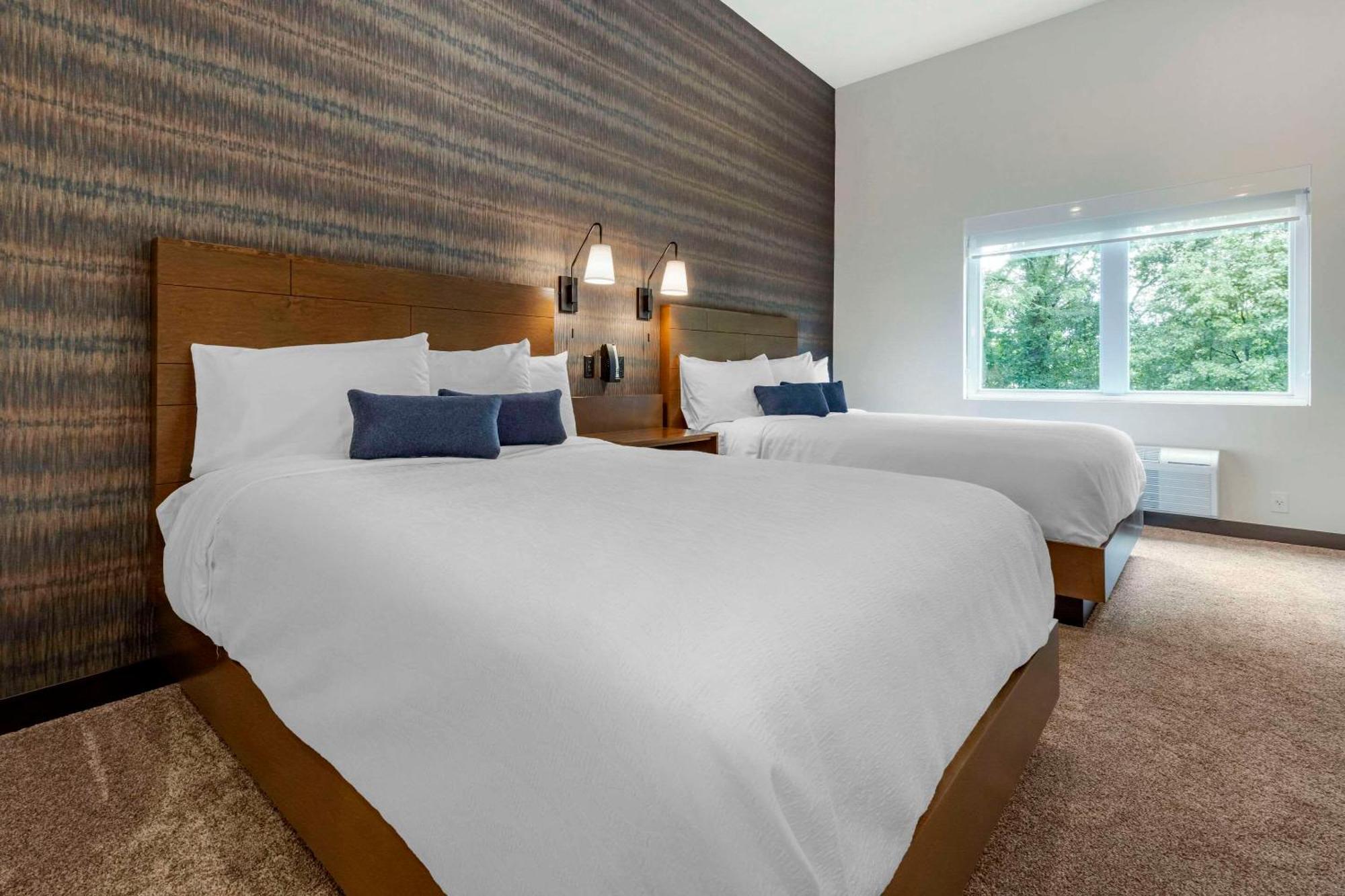 เดอะแครนเบอร์รี, แอสเซนด์ โฮเทล คอลเล็กชั่น Hotel มอร์แกนทาวน์ ภายนอก รูปภาพ